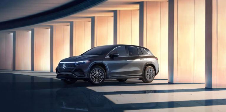 Mercedes-Maybach EQS Rental Service in New York City